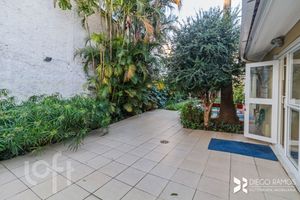 Image 33 - 888139