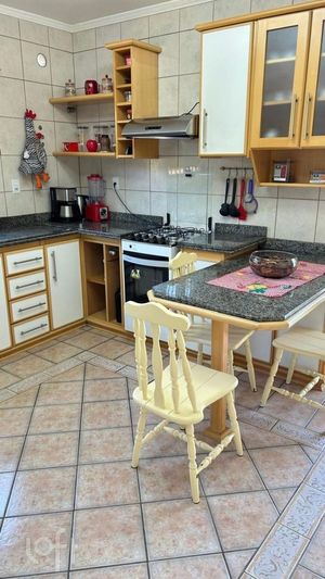 Image 9 - 888140