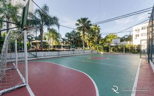 Image 4 - 888198