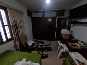 Image 15 - 888227