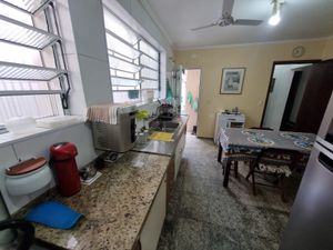 Image 8 - 888227