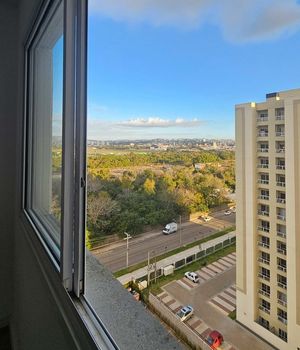 Image 4 - 888237