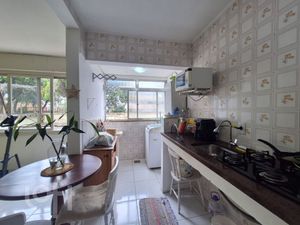 Image 6 - 888241