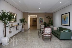 Image 20 - 888243