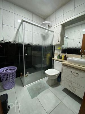 Image 18 - 888246