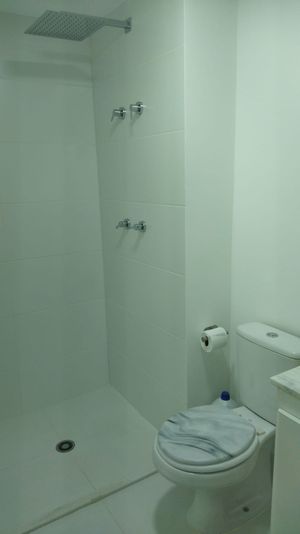 Image 9 - 888251