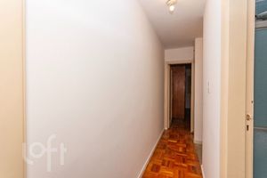 Image 40 - 888256