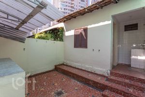 Image 15 - 888256