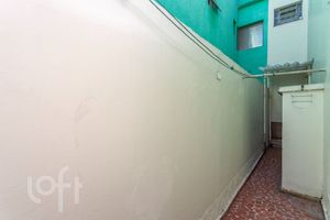 Image 17 - 888256