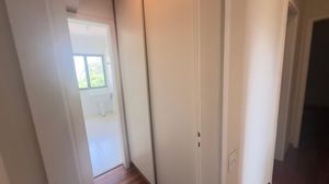 Image 4 - 888257