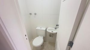 Image 8 - 888257