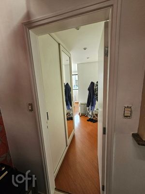 Image 28 - 888258