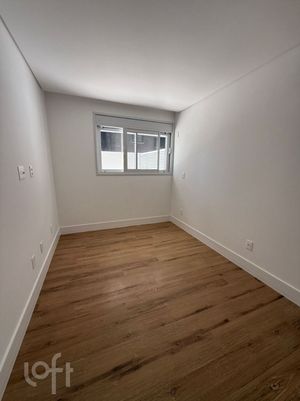 Image 15 - 888259