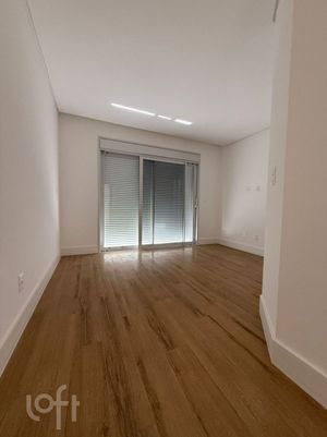 Image 17 - 888259