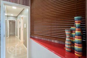 Image 17 - 888260