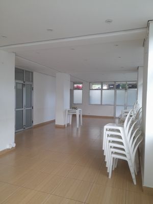 Image 22 - 888262