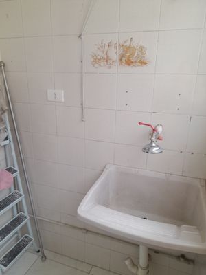 Image 9 - 888262