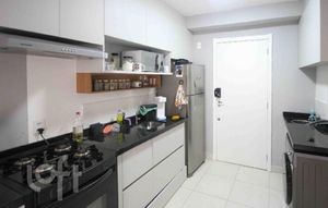 Image 4 - 888263