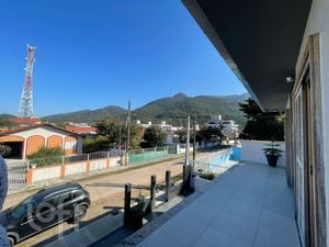 Image 8 - 888274
