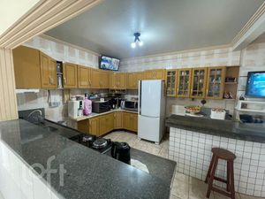 Image 4 - 888274