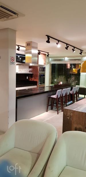 Image 15 - 888275