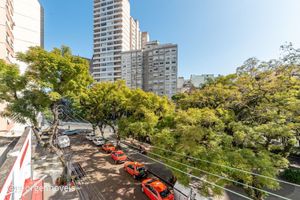Image 10 - 888287