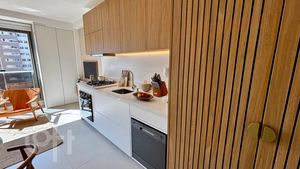 Image 8 - 888290