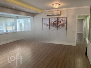 Image 4 - 888312