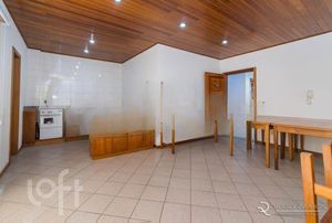 Image 27 - 888315
