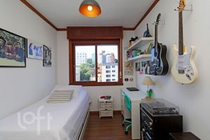 Image 16 - 888315