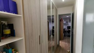 Image 19 - 888318