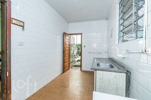 Image 21 - 888320