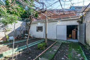 Image 33 - 888320