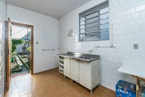 Image 19 - 888320