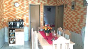 Image 0 - 888323
