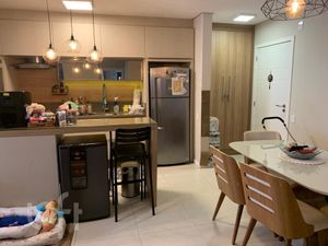 Image 11 - 888359
