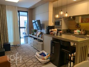 Image 5 - 888359