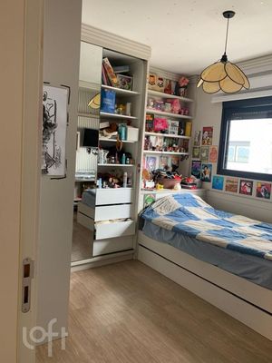 Image 15 - 888359