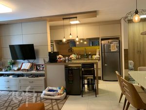 Image 9 - 888359