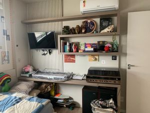 Image 16 - 888359