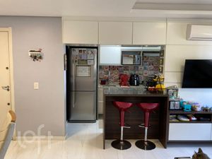 Image 6 - 888367