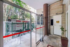 Image 38 - 888370