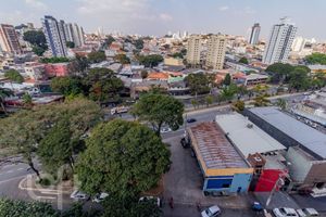 Image 12 - 888370