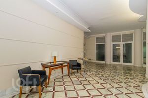 Image 33 - 888370