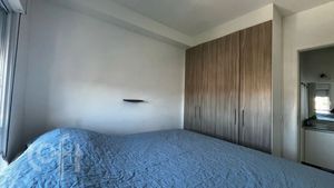 Image 9 - 888370