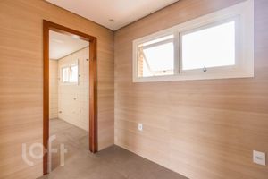 Image 19 - 888375