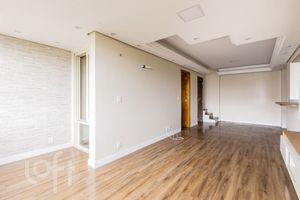 Image 3 - 888375