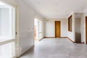 Image 17 - 888375