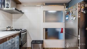 Image 7 - 888378