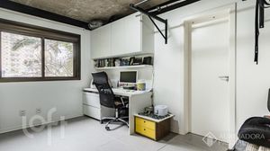 Image 11 - 888378